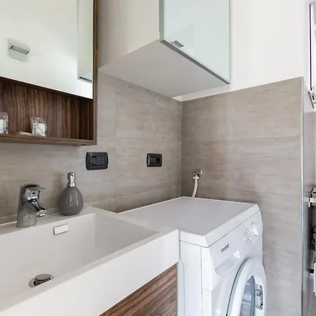 Ernest Apartman *